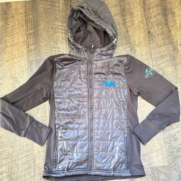 Run Universal Studios Black Puffer Jacket - Picture 1 of 4